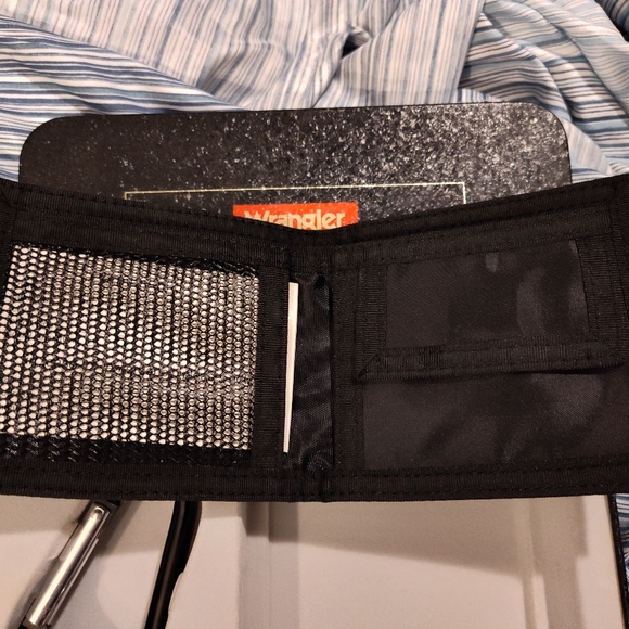 NEW!! Men's WRANGLER Wallet - Picture 4 of 6